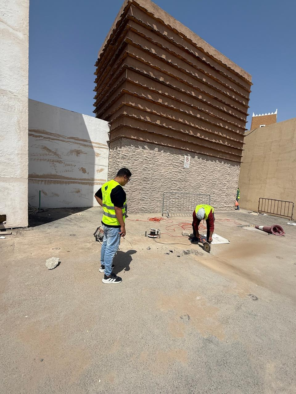 البوليفارد، أعمال خارجية