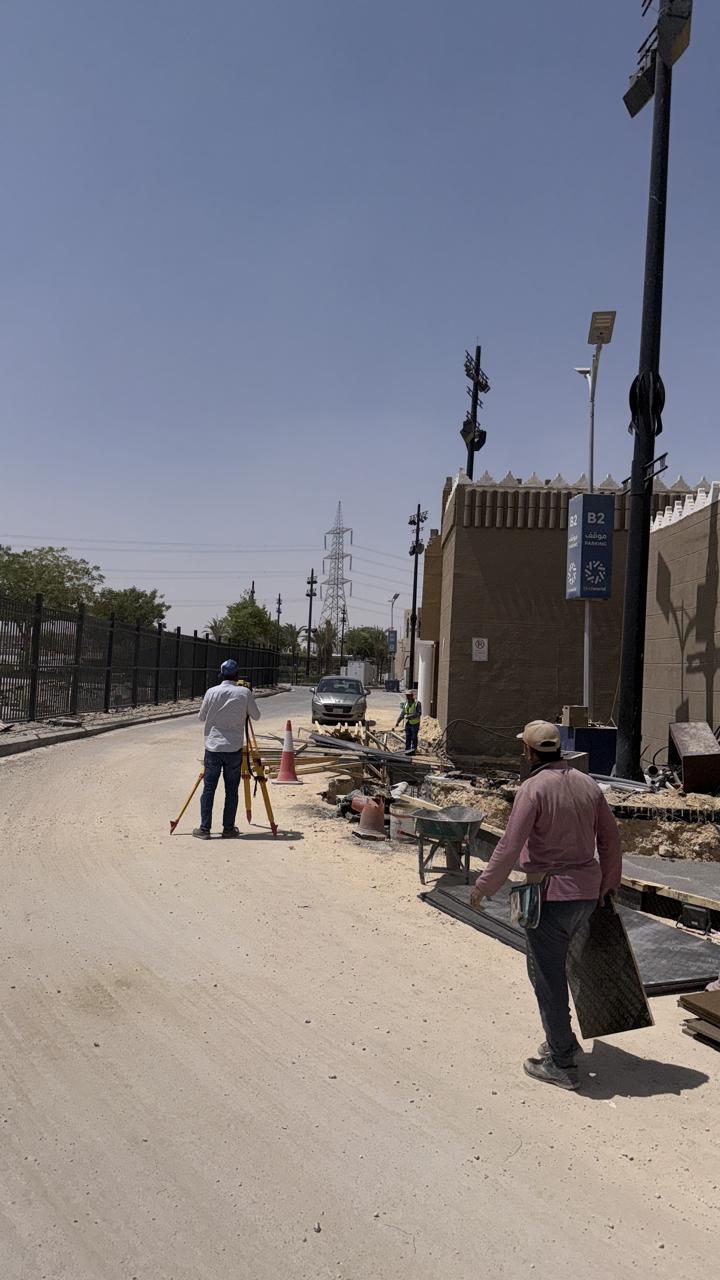 البوليفارد، أعمال خارجية