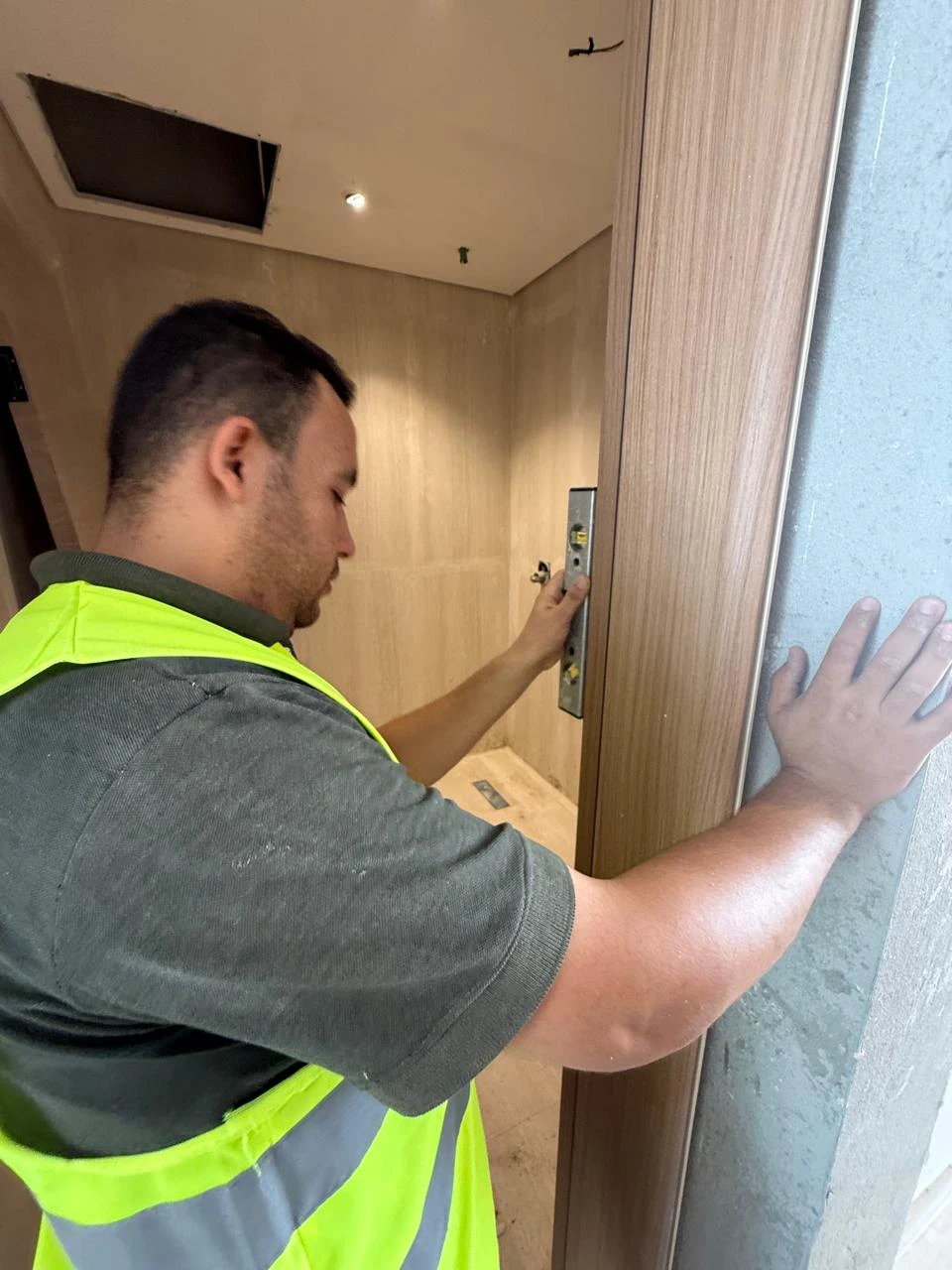مشروع أبواب WPC ، عمارة ام الخير