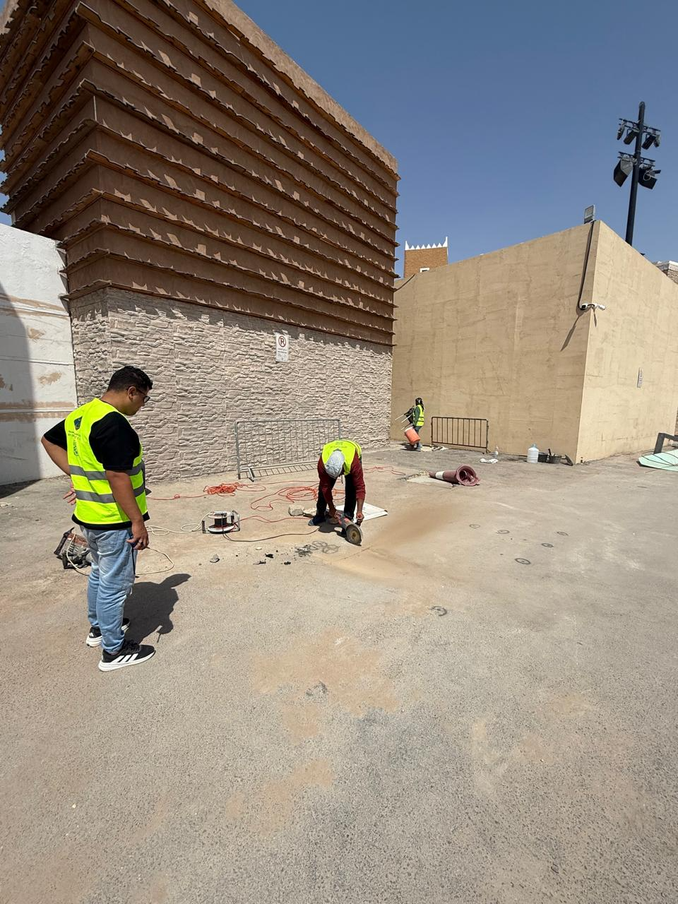 البوليفارد، أعمال خارجية