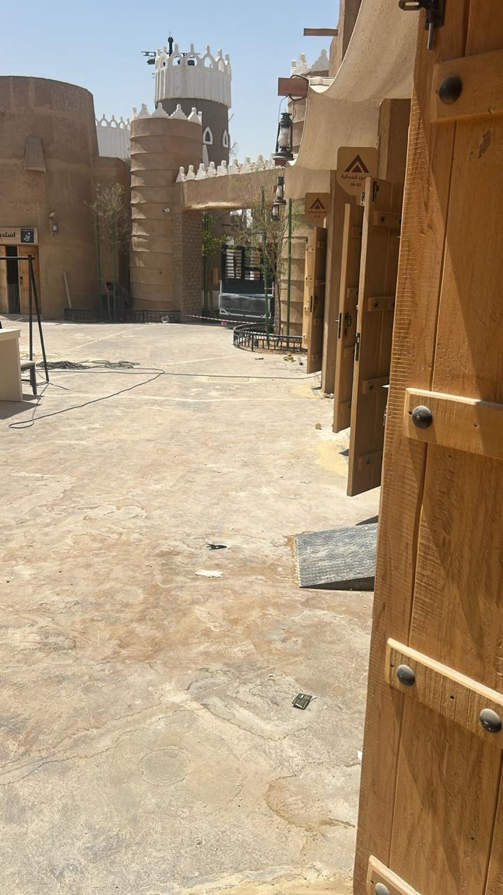 البوليفارد، أعمال داخلية